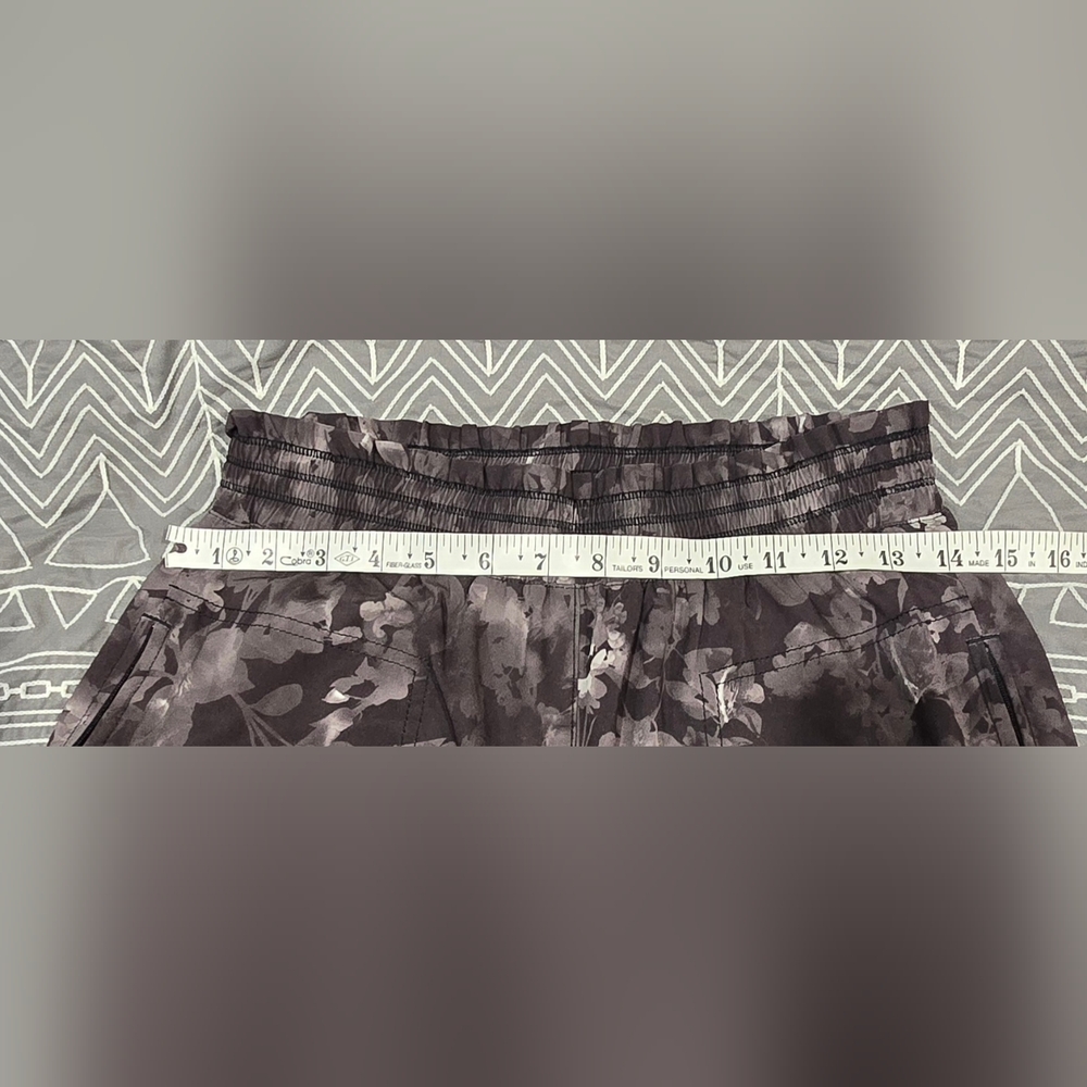 Athleta Savannah Floral Jogger Size 4/Tall - Picture 7 of 9